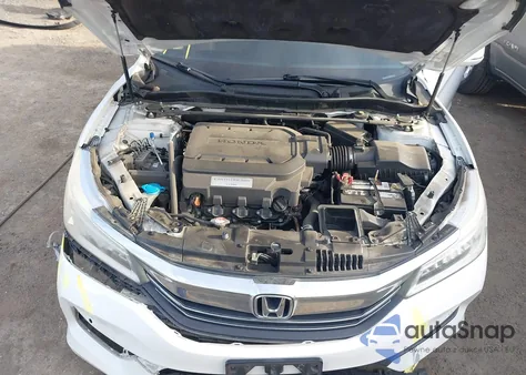 2016 Honda Accord Touring z USA, uszkodzony, nr VIN 1HGCR3F92GA035476